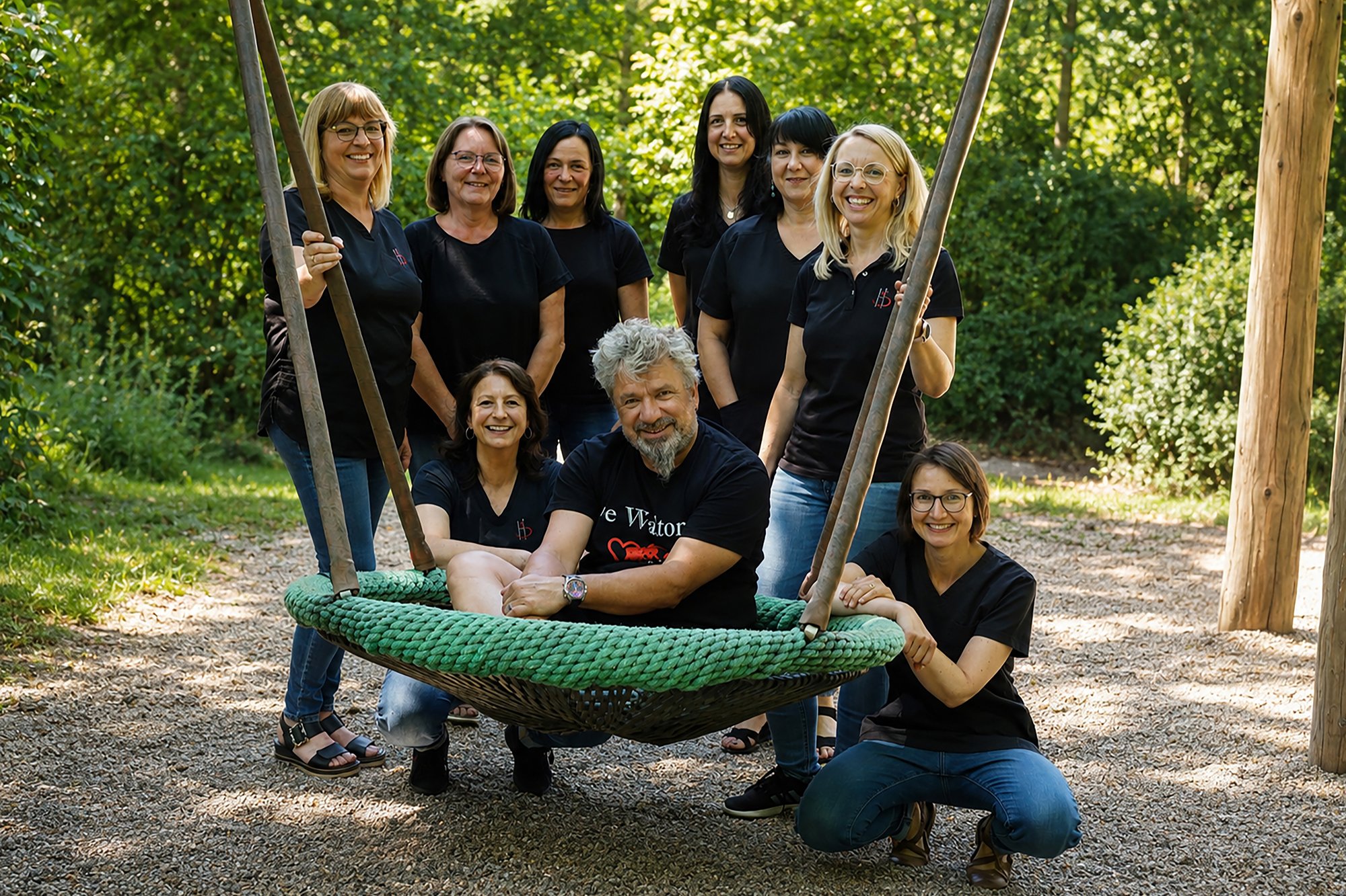Das Team der Praxis am Gallner — Siegmar Hartmuth, Sonja Zimmermann und acht Medizinische Fachangestellte